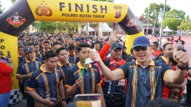 Ratusan Orang Semarakan FunBike danJalan Santai di Polres Kutim