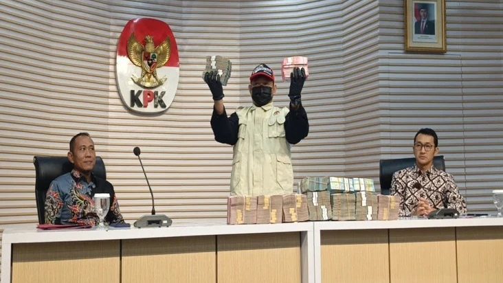 Bukan Ratusan Juta tapi hampir Rp10 miliar uang yang disita KPK DARI OTT di Lombok Barat
