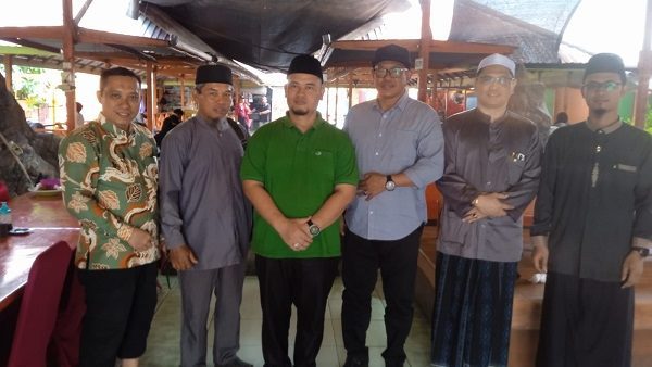 Gedung dprd Kutim jadi tempat khotmil qur’an bil ghoib 30 juz.   
