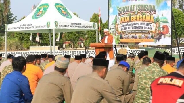 ustad Abdul Basith : kemarau terjadi bukan tanpa sebab mari bertaubat agsr Rahmat Allah turun.