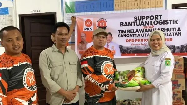 Dukung tim dan relawan Karhutla DPD PKS Kutim serahkan bantuan logistik