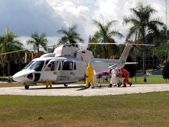 Dr Anik Dirawat di Balikpapan, Diangkut Dengan Helikopter
