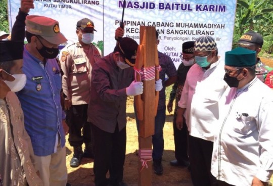 Kunjungi Sangkulirang, Ardiansyah Canangkan Pembangunan Masjid Baitul Karim