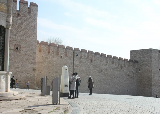 Catatan Ke Turki (9) : Tak Ada Pagar di Sultan Ahmet, Meski Obyek Bersejarah