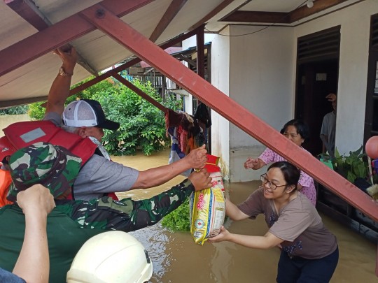 Gubernur Tinjau Lokasi Banjir di Balikpapan