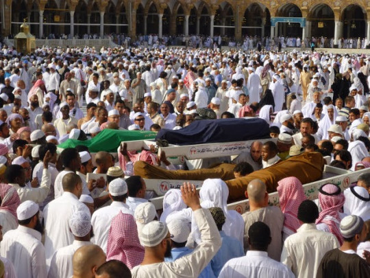 tips berhaji  (6)ikut shalat  jenazah, pahalanya sebesar gunung  uhud.