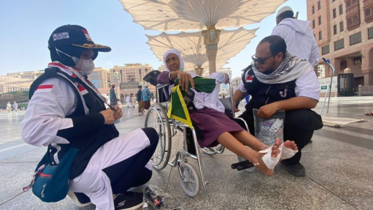 tips melaksanakan ibada haji (8):jangan jalan tanpa alas kaki bahaya kaki bisa terkelupas, telur jauh bisa jadi dadar.