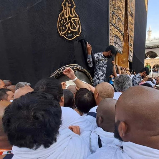 tipps melakasanakan ibadah haji  (15):hati-hati dengan joki hajar aswad