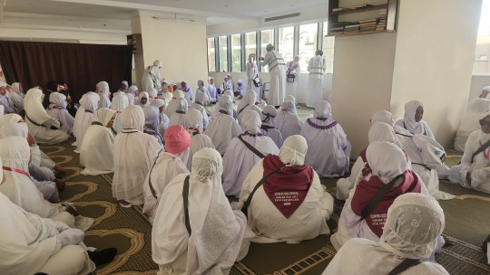 penerima kartu nusuk di foto satu persatu