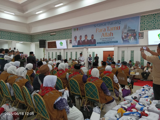 GILIRAN BUBUHAN TEPIAN DATANG DARI HAJI.