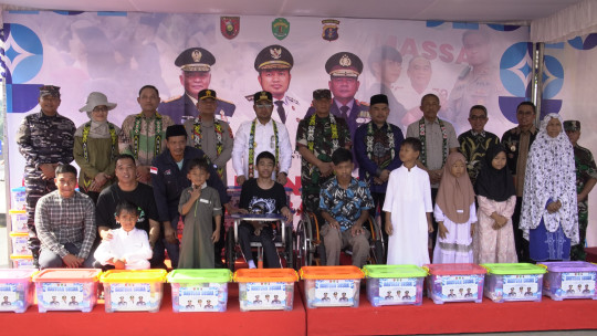 Polda Kaltim dan Polres Kutai Timur Berikan Bansos, Bukti Kepedulian Polri Untuk Masyarakat