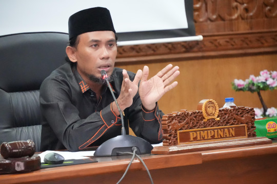 3 LAHAN POKTAN BELUM DIBAYAR DPRD  GELAR RDPU DENGAN PEMKAB KUTIM  sangatta (22/7)