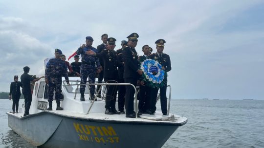   kemarin, Polres Kutim gelar tabur bunga di Kenyamukan.