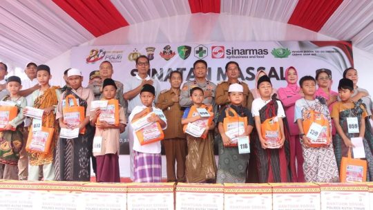Polres Kutim khitan puluhan anak di Muara Wahau