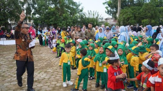  dalam mendidik, anak jangan  dibentak  Karena mempengaruhi mental  dan emosionalnya