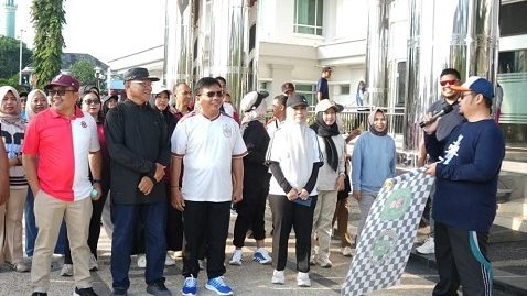 jalan sehat perkokoh hubunhan kerja anggota denhan pegawai setwan kutim