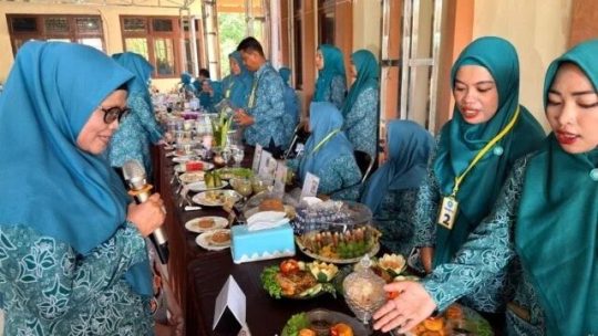 Di Lomba Kreasi Menu Beragam, Bergizi Seimbang dan Aman (B2SA)   PKK Kutim berhasil ciptakan Menu bergizi dari bahan lokal dan non Beras