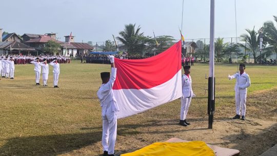 Paskibra Muara Ancalong berhasil memukau peserta dan undangan.