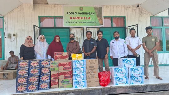 AMK Dan Pemuda Kutim Hebat bantu relawan dan tim pemburu api di Sangatta Utara dan Selatan
