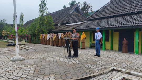 satbinmas Polres Kutim sambangi SMAN 1 sangatta Utara sampaikan berbagau pesan penting