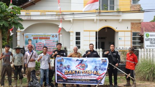 marakan hut Humas Polri ke 75, Polres Kutim kerja bakti di Teluk Rawa